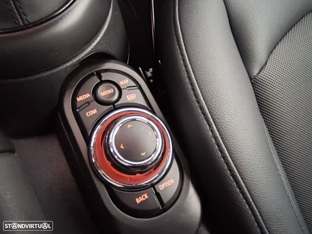 MINI 3 Portas Cooper Sport Edition Auto - 21