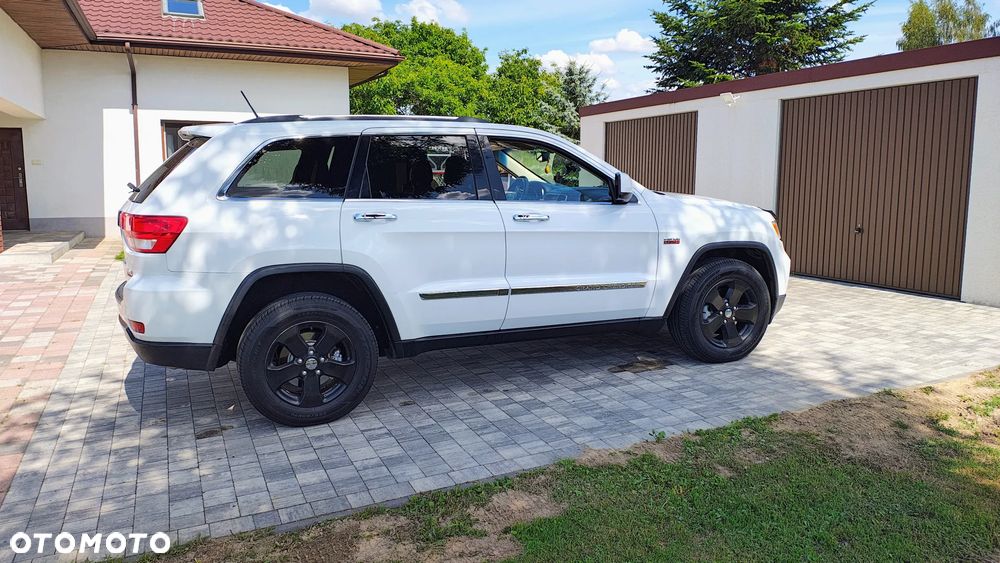 Jeep Grand Cherokee - 27