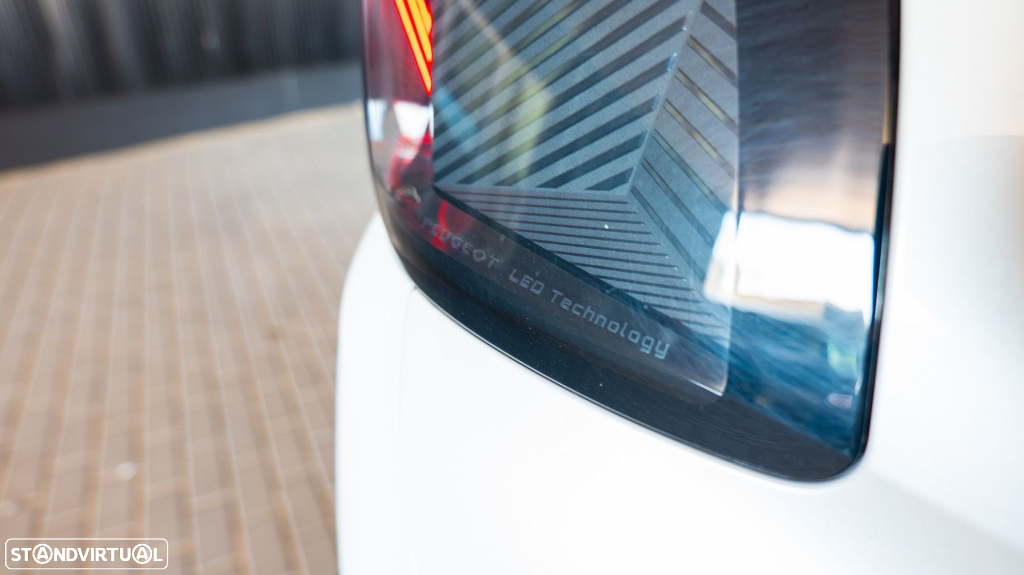 Peugeot 5008 1.2 PureTech Allure Pack EAT8 - 31