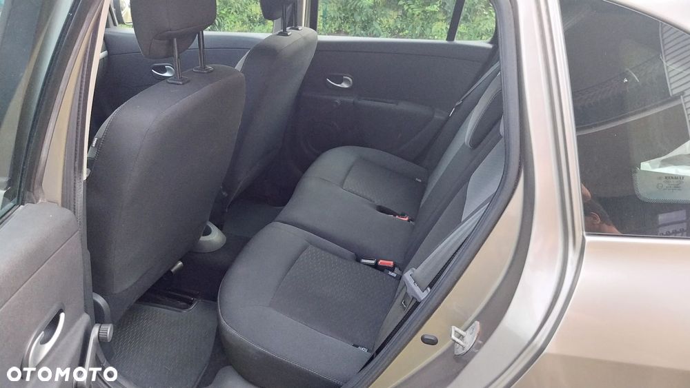 Renault Clio - 13