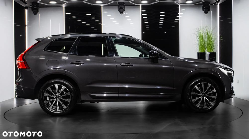 Volvo XC 60 B5 B AWD Plus Dark - 8