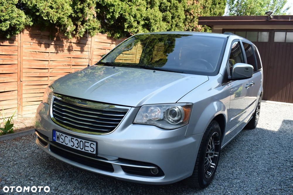 Chrysler Town & Country 3.6 Limited - 18