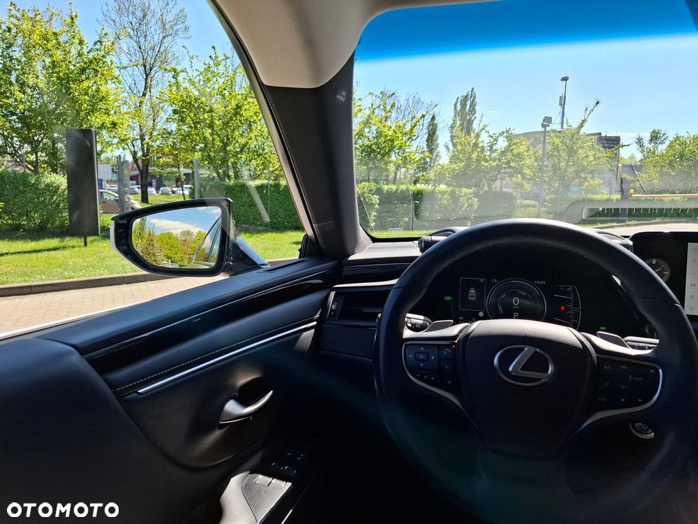 Lexus ES 300h Business Edition - 25