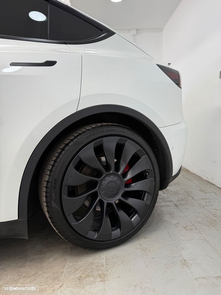 Tesla Model Y Performance Dual Motor AWD - 16