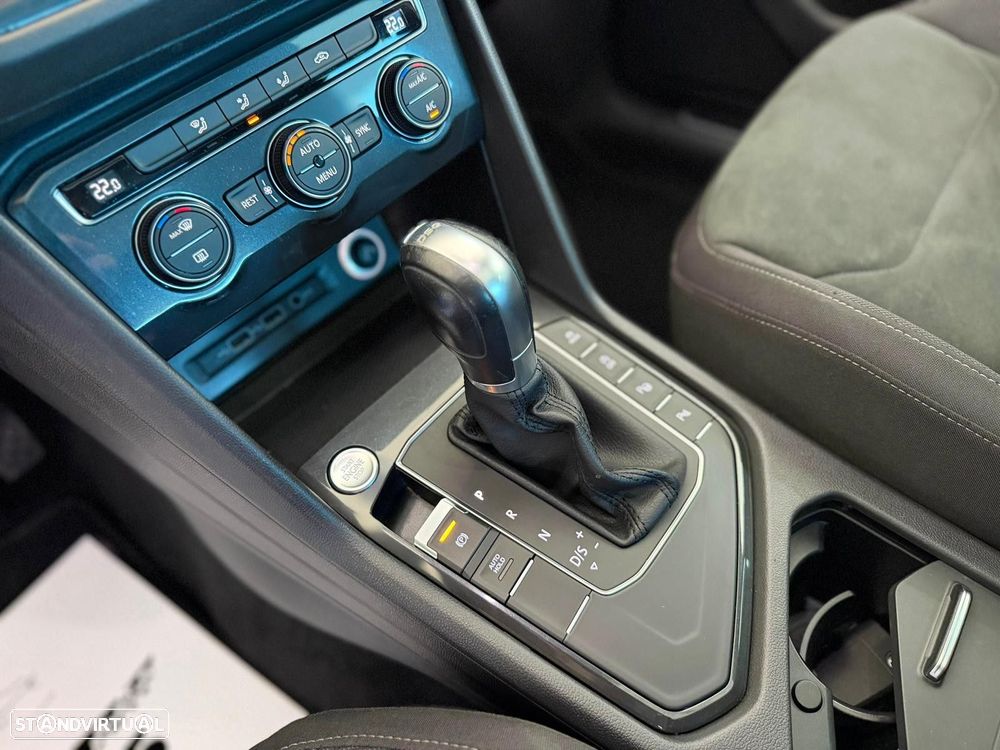 VW Tiguan 2.0 TDI R-Line DSG - 24