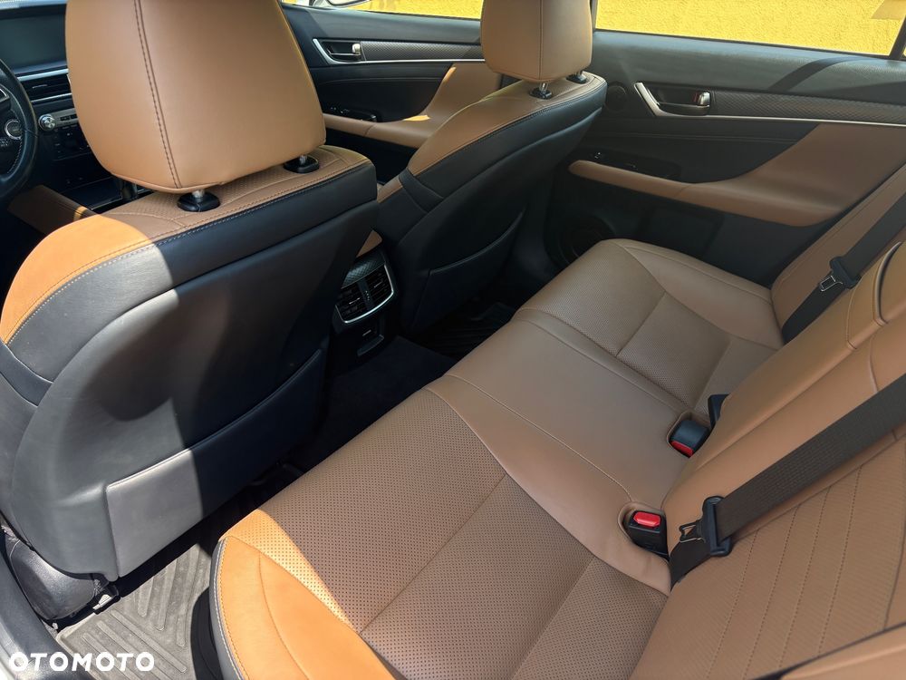 Lexus GS - 9