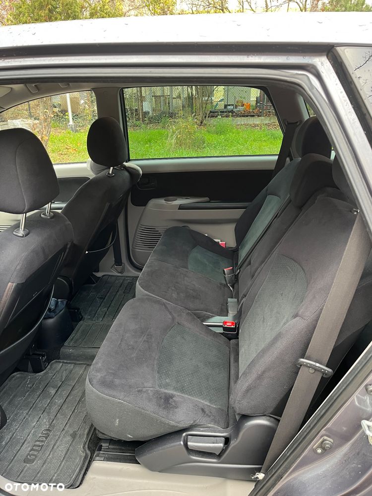 Mitsubishi Grandis 2.4 Automatik Intense - 8