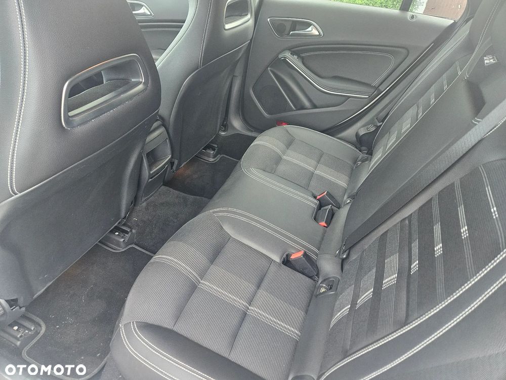 Mercedes-Benz CLA 200 UrbanStyle Edition - 17