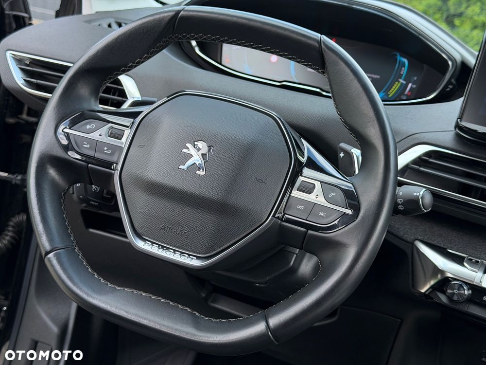 Peugeot 3008 1.6 PureTech HYbrid Allure S&S EAT8 - 23