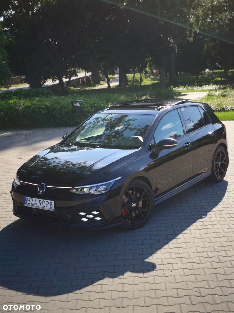 Volkswagen Golf - 1