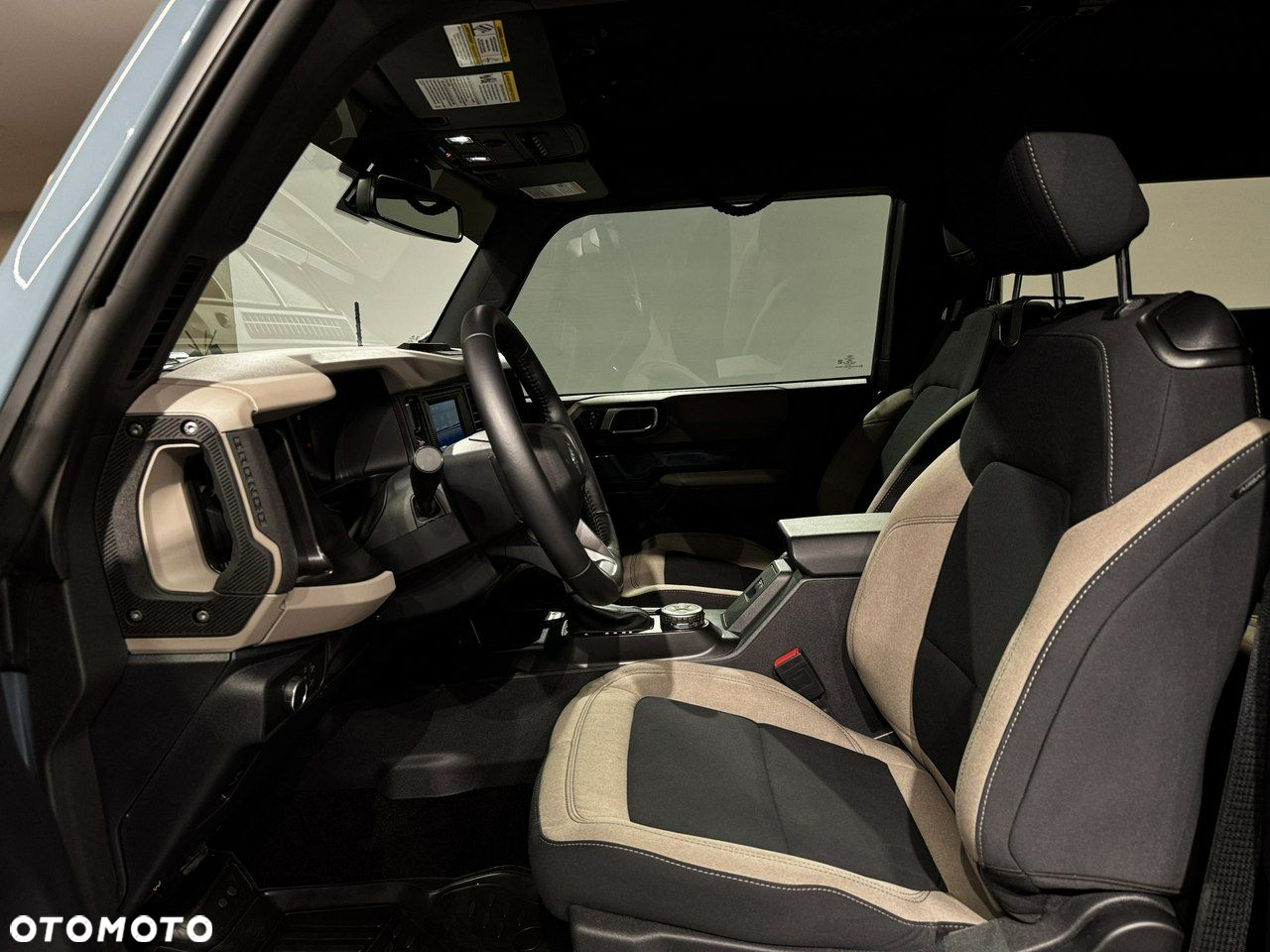 Ford Bronco - 16