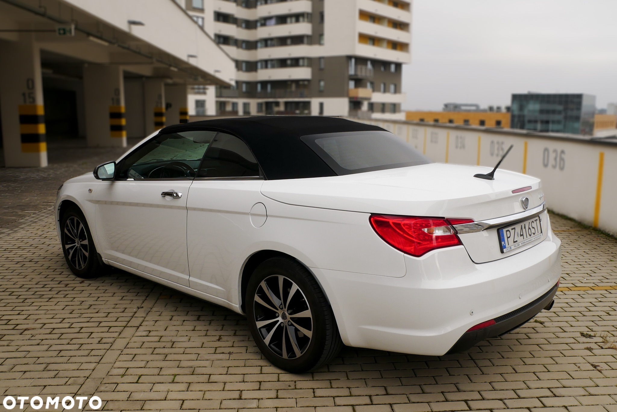 Chrysler 200 - 8