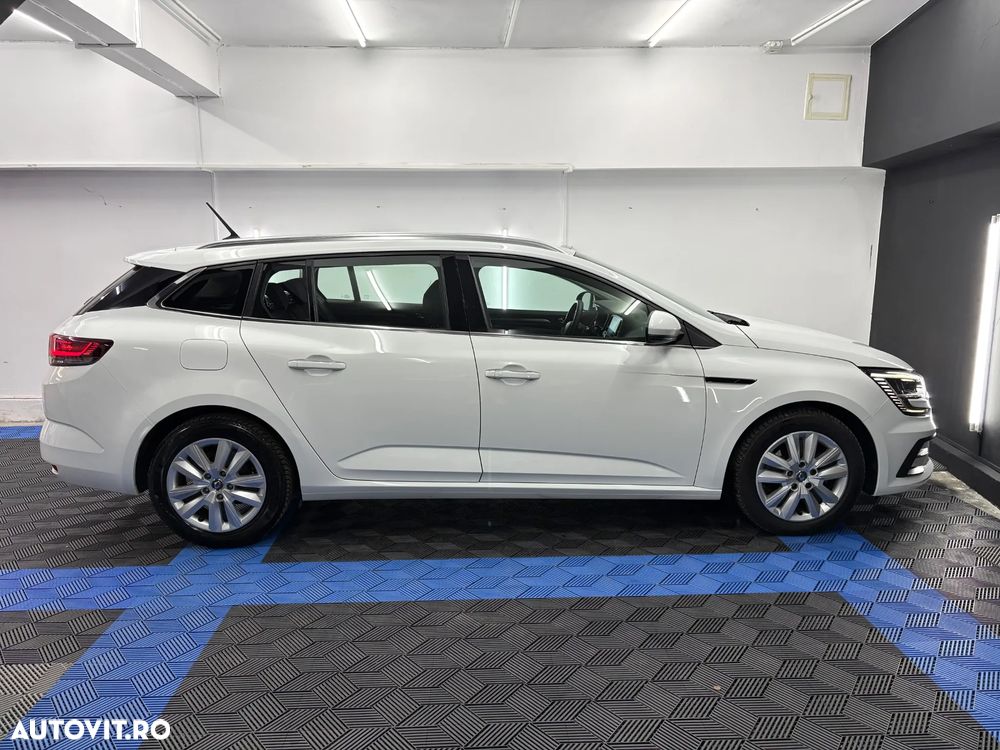 Renault Megane BLUE dCi 115 Techno - 11