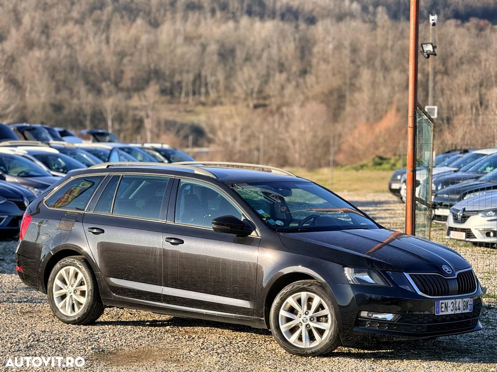 Skoda Octavia Combi 1.6 TDI DSG Premium Edition - 2