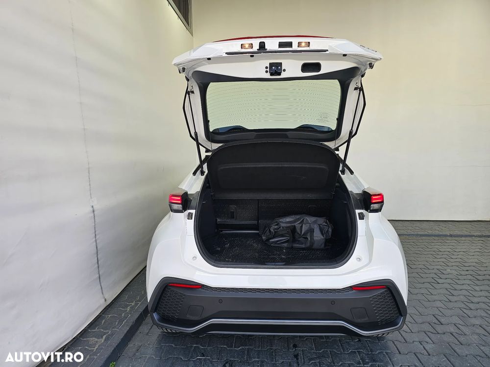 Toyota C-HR - 21