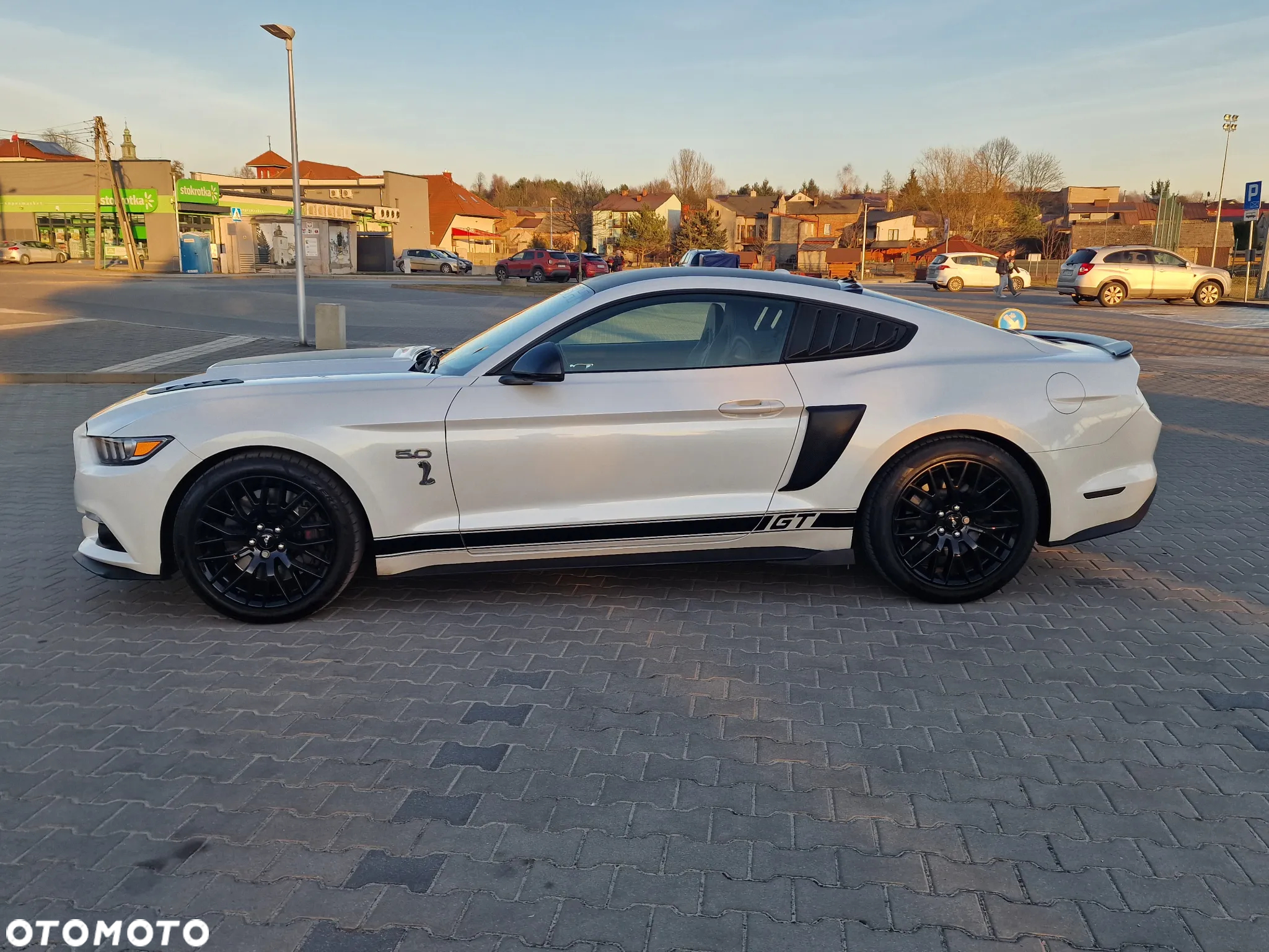 Ford Mustang 5.0 V8 GT - 10