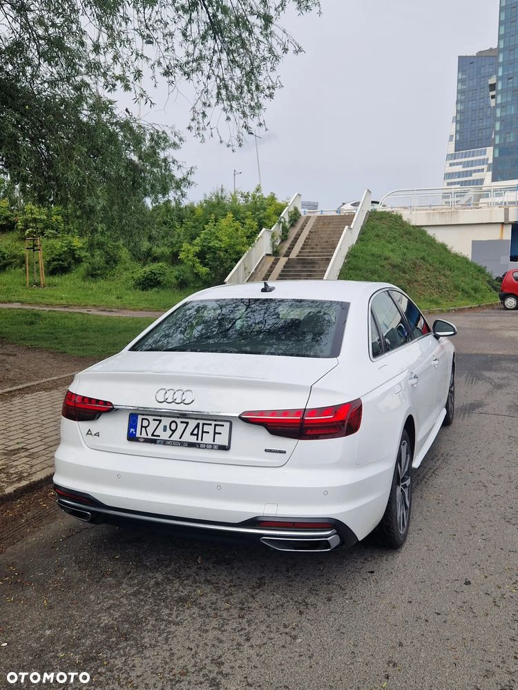 Audi A4 Limousine - 11