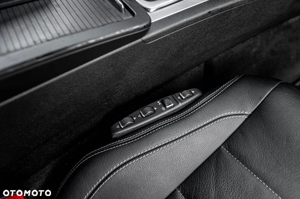 Mercedes-Benz Klasa E 350 CGI BlueEFFICIENCY 7G-TRONIC Avantgarde - 23