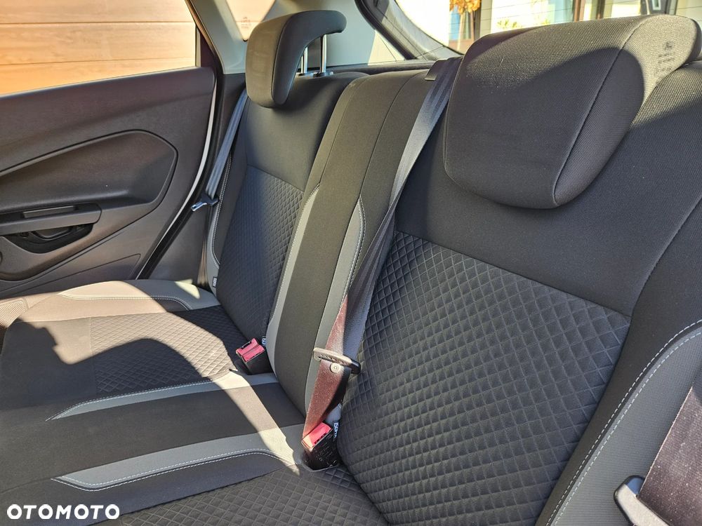 Ford Fiesta - 22