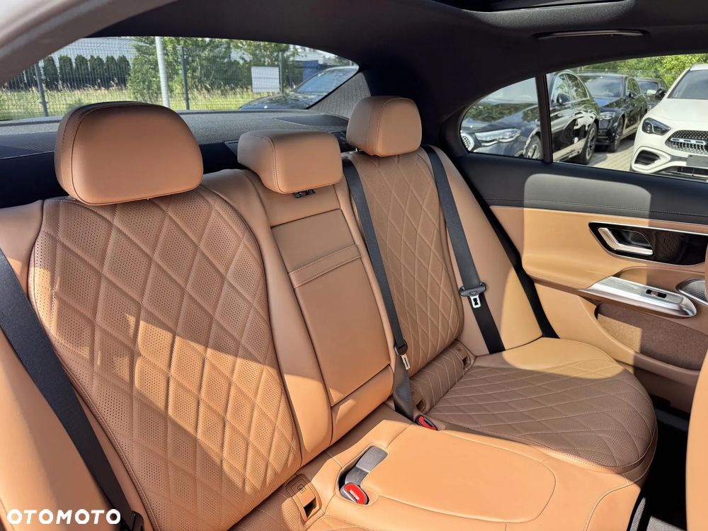 Mercedes-Benz Klasa E 220 d mHEV 4-Matic AMG 9G-Tronic - 18