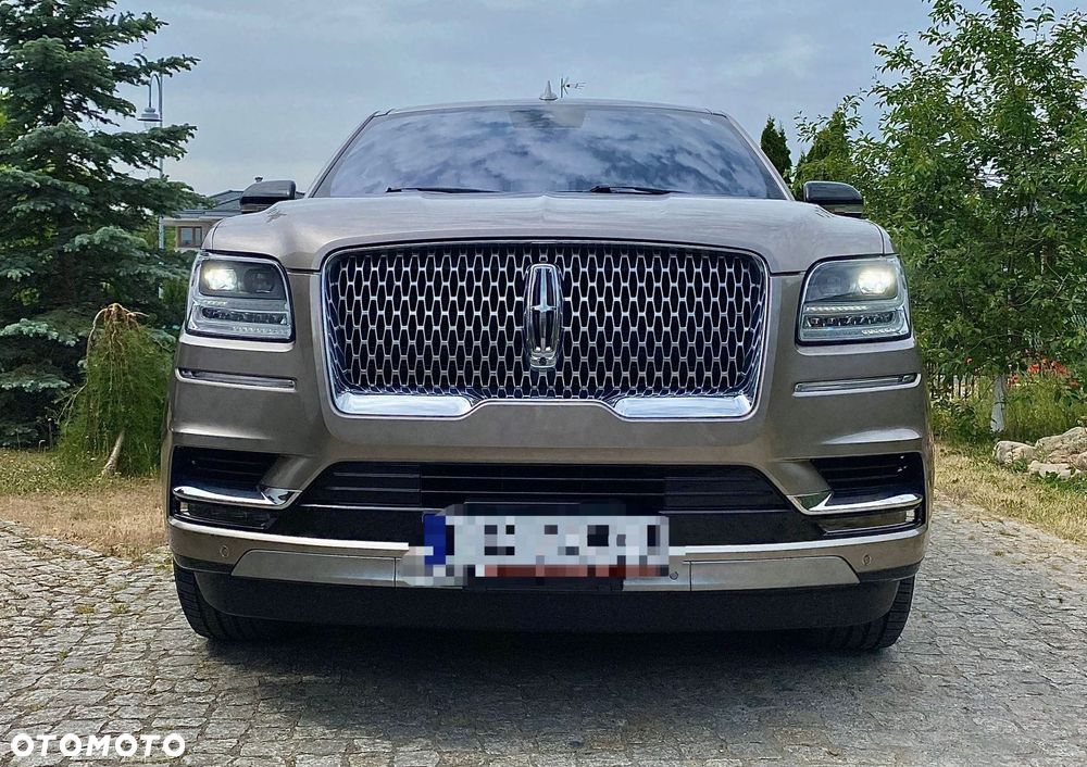 Lincoln Navigator - 2