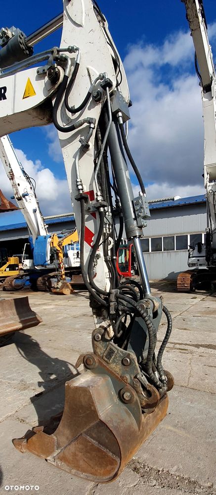 Liebherr A912 Compact - 8
