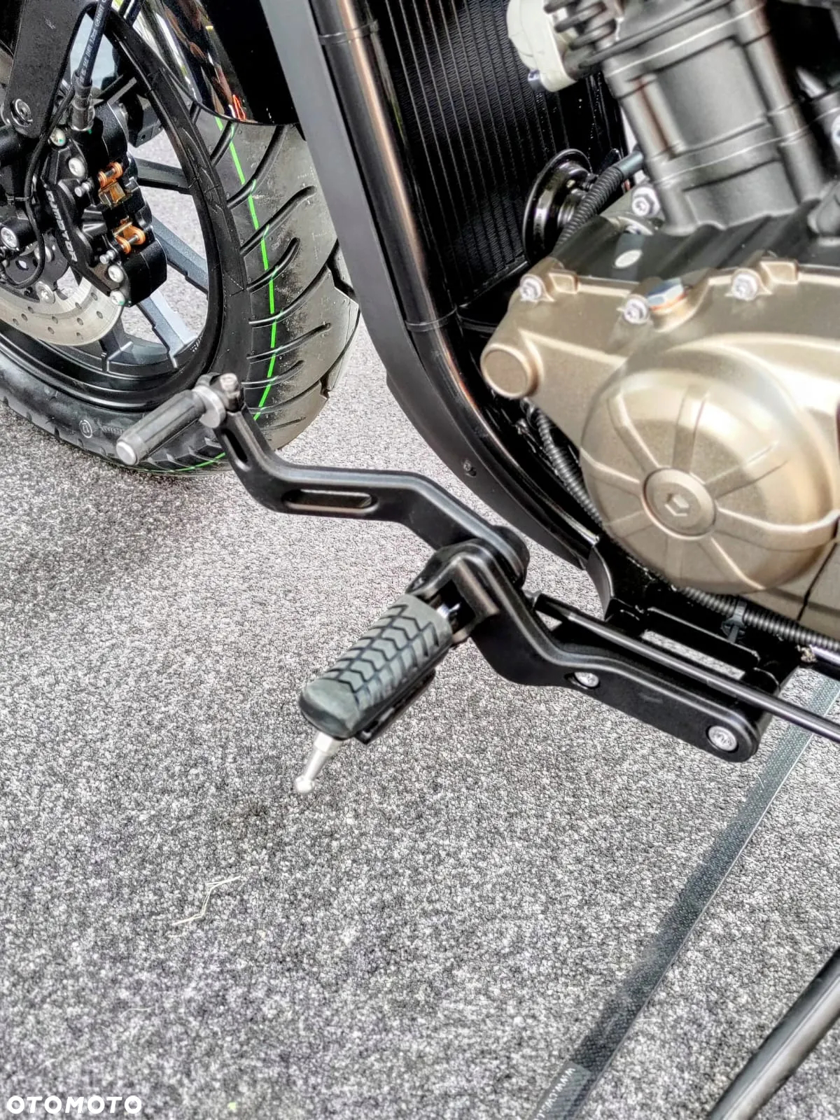 QJMOTOR SRV 125 - 12