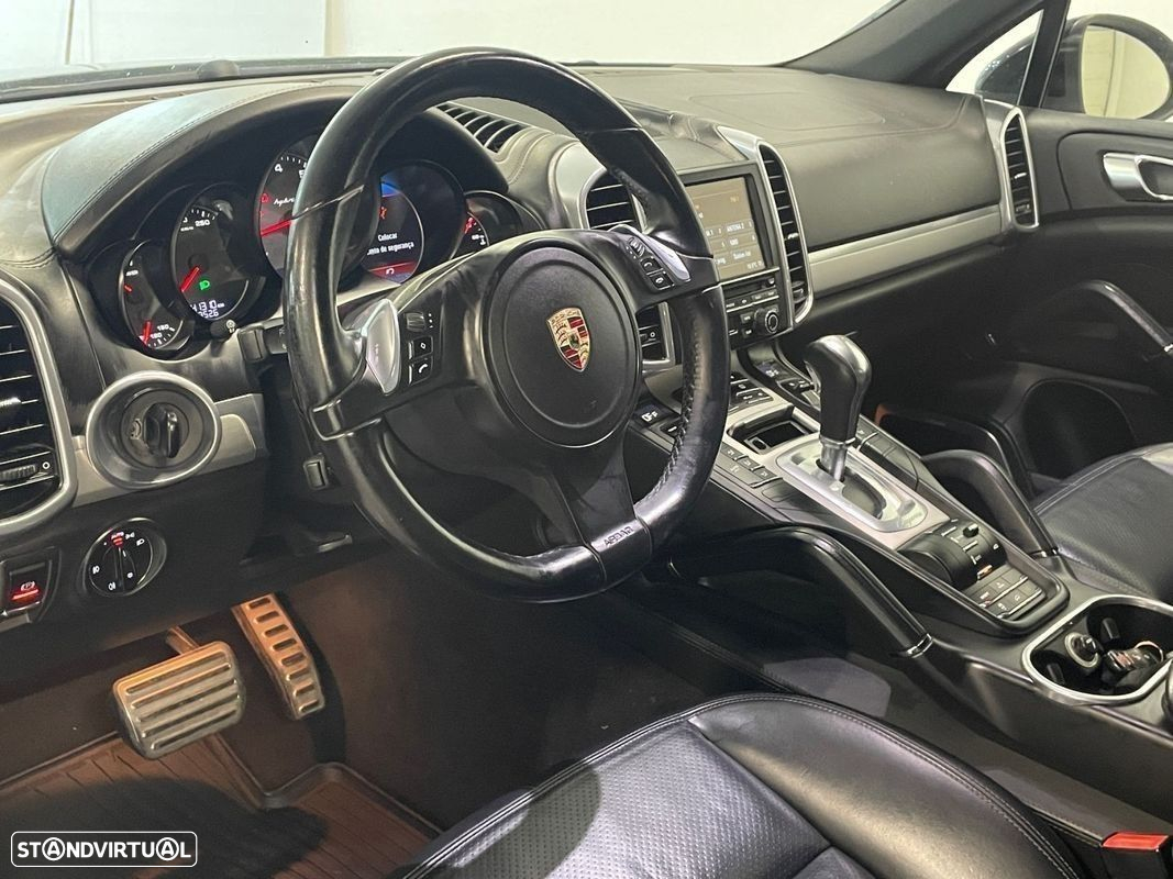 Porsche Cayenne S Hybrid - 9