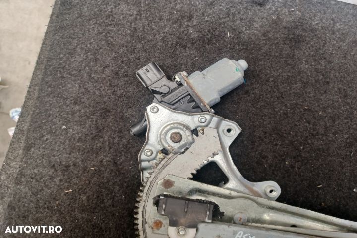 Macara geam fata stanga electrica 807216718R 5713A259 807216718R 5713 - 5