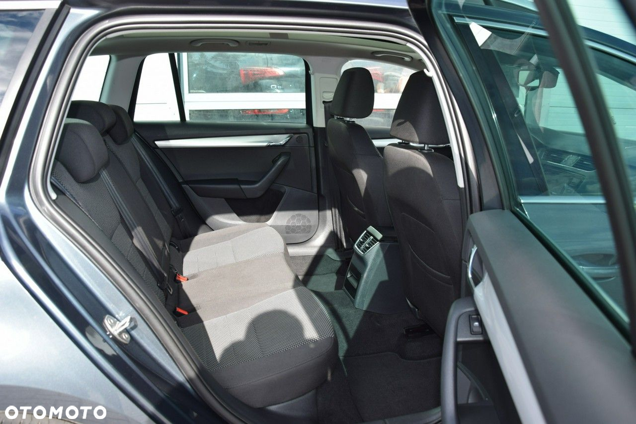 Skoda Octavia 1.4 TSI Elegance - 33