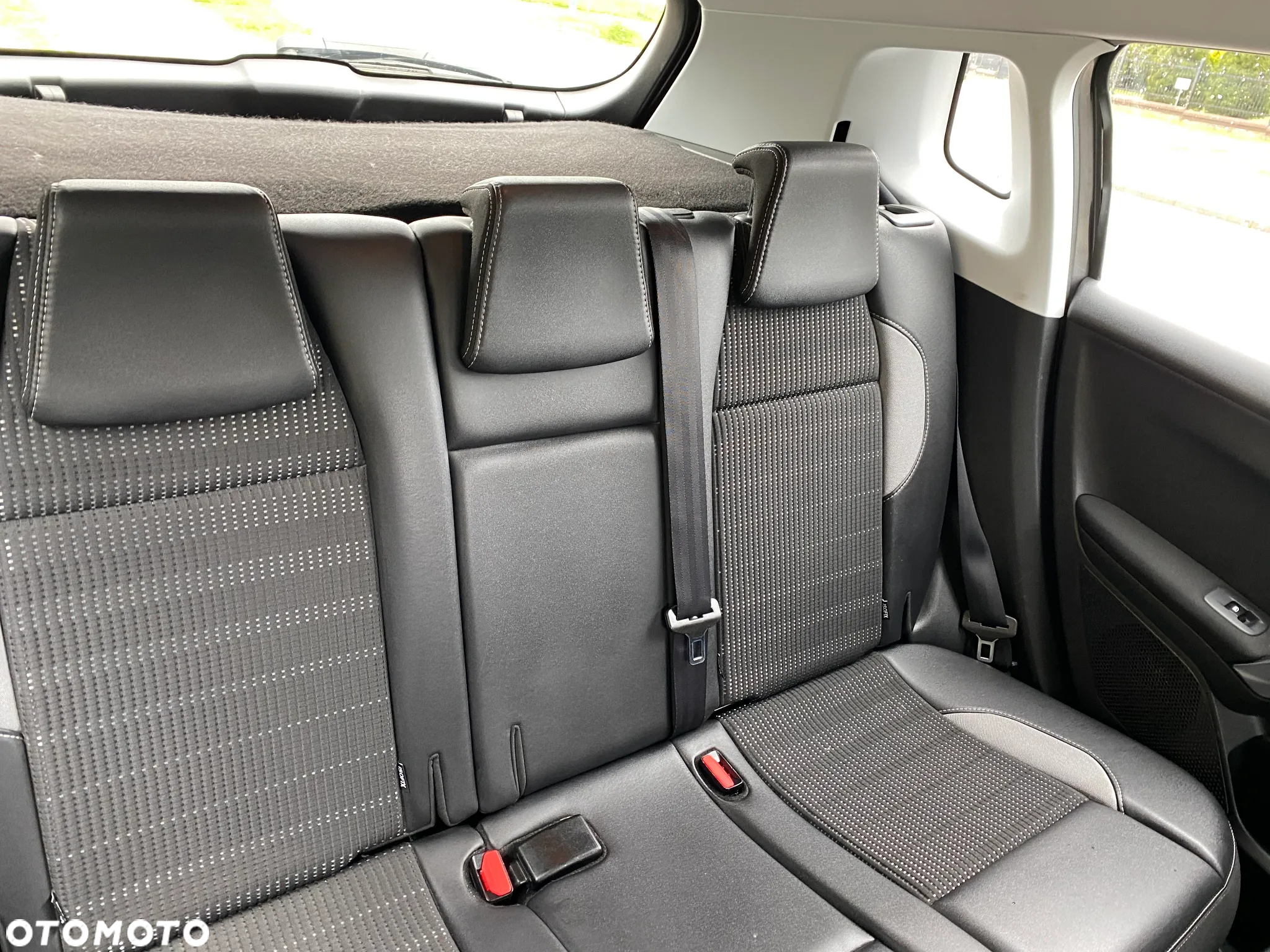 Peugeot 2008 1.2 Pure Tech Allure S&S - 20