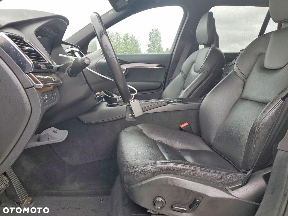 Volvo XC 90 - 8