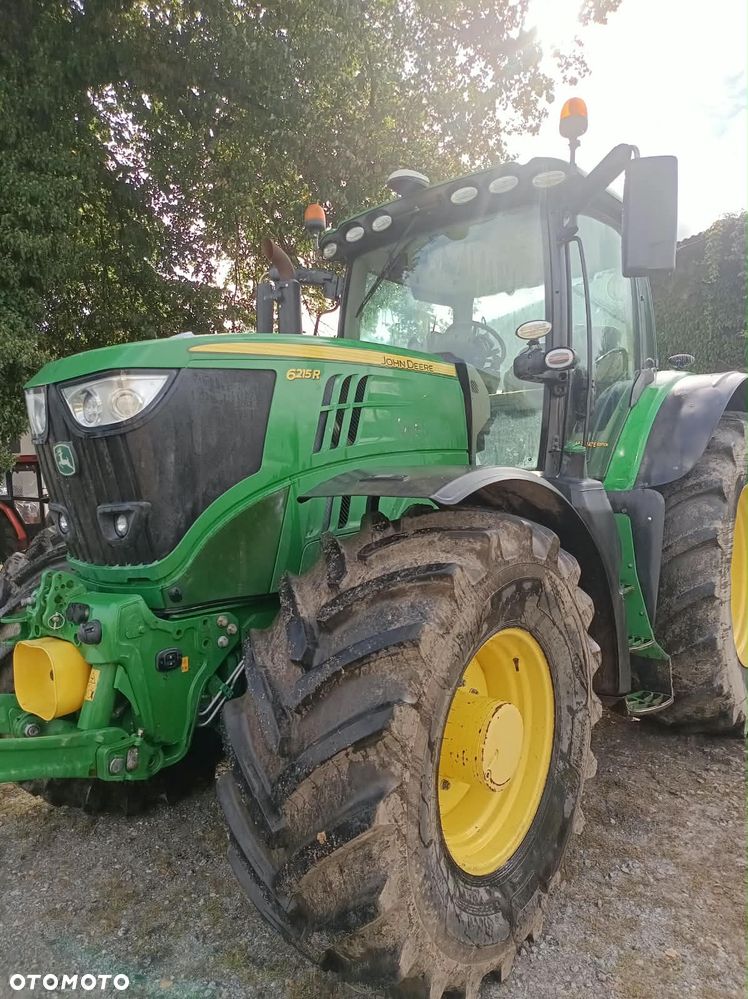 John Deere 6215R - 1