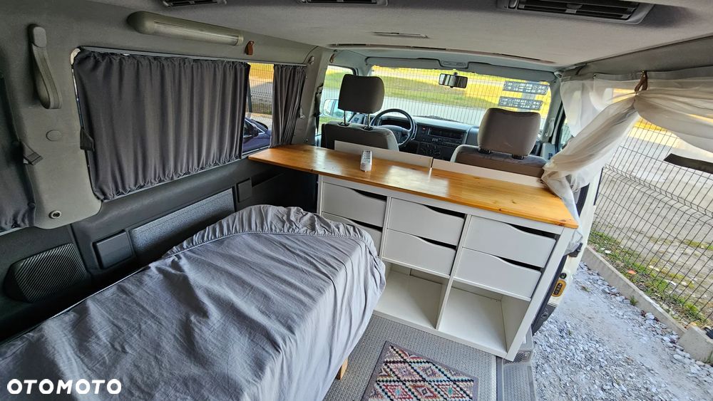 Volkswagen Multivan - 26