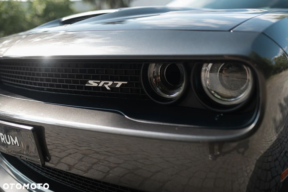 Dodge Challenger - 2