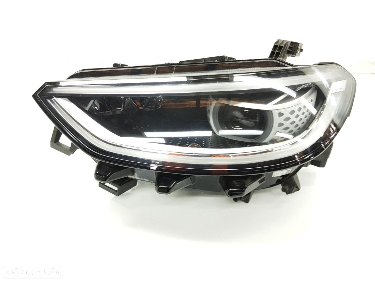 FAROL ESQUERDO VOLKSWAGEN ID.3 E11 - 1