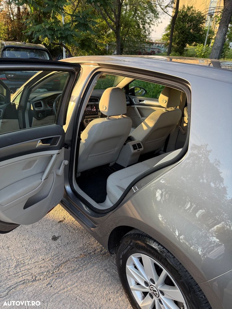 Volkswagen Golf - 5