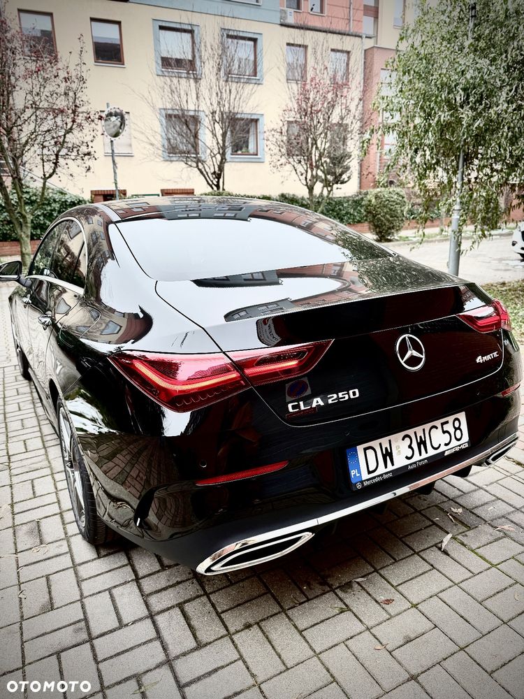 Mercedes-Benz CLA 250 4-Matic AMG Line 7G-DCT - 4