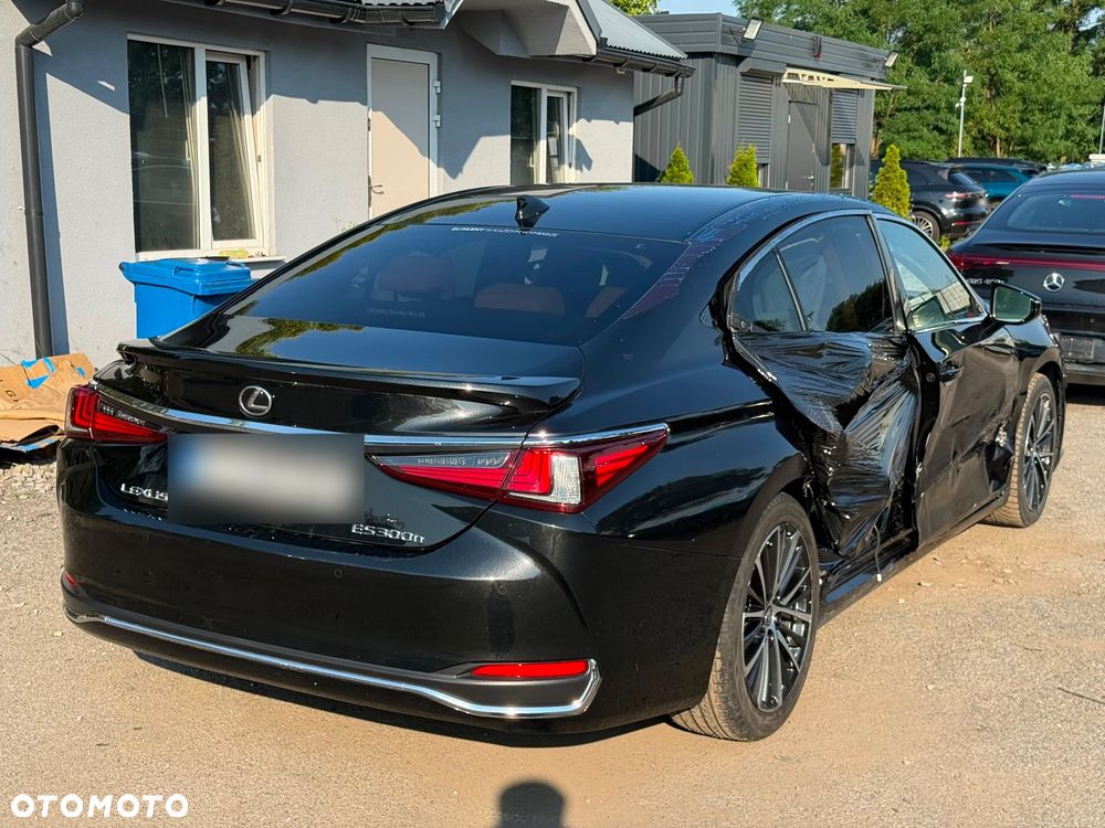 Lexus ES 300h Prestige - 10