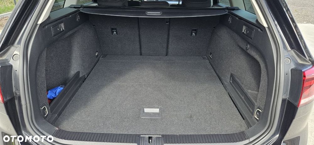 Volkswagen Passat Variant 2.0 TSI Business DSG - 35