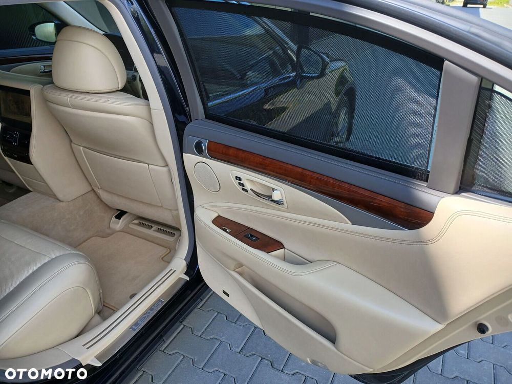 Lexus LS - 40