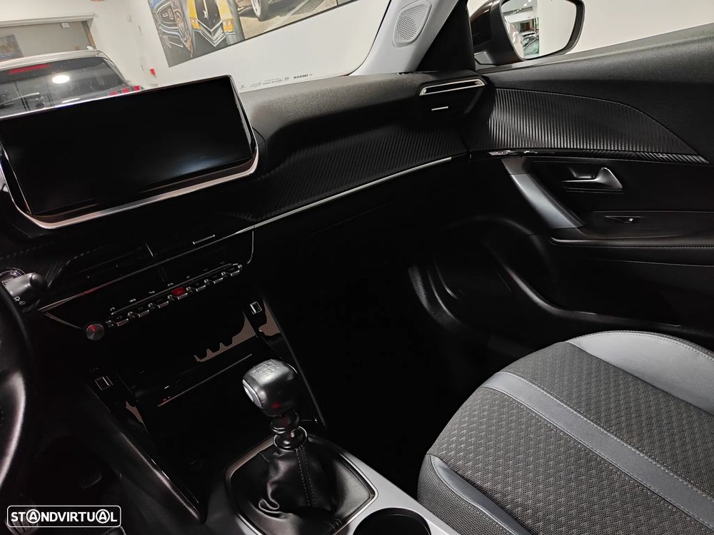 Peugeot 2008 1.2 PureTech Allure - 36