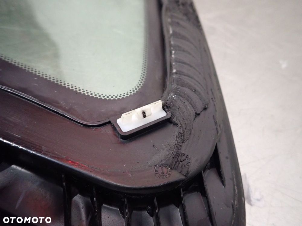 SZYBA KAROSERYJNA PRAWA TYLNA INFINITI M37X - 3