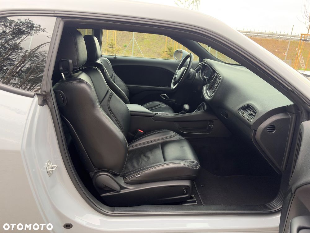 Dodge Challenger 3.6 GT AWD - 12