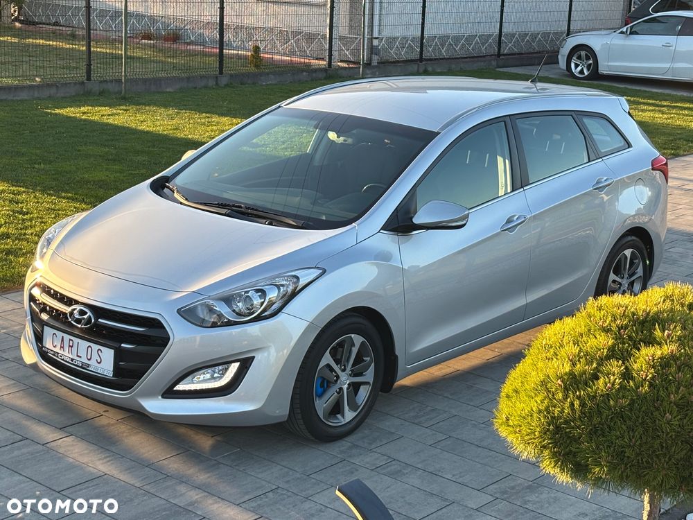 Hyundai i30 blue Kombi 1.6 GDi YES Silver - 15