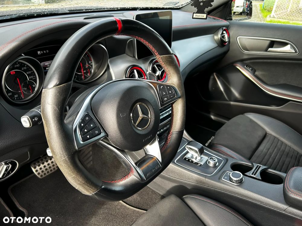Mercedes-Benz GLA AMG 45 4-Matic - 12