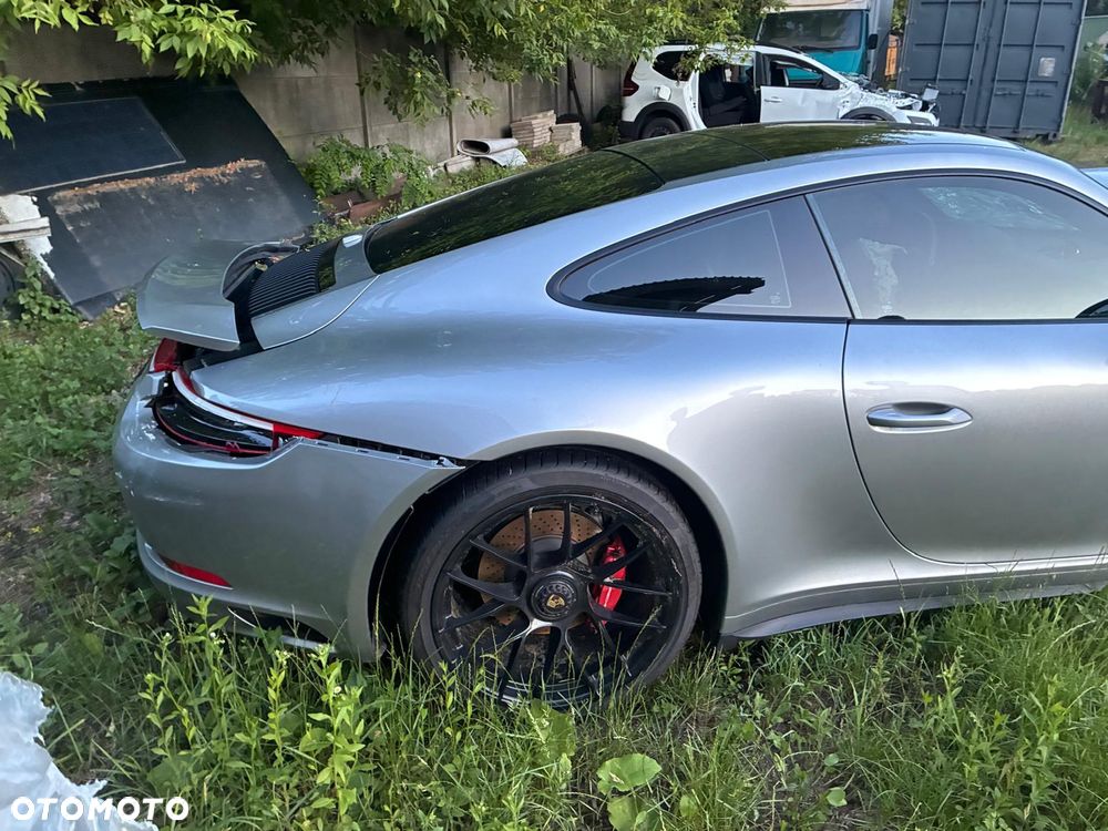 Porsche 911 Carrera GTS PDK - 4