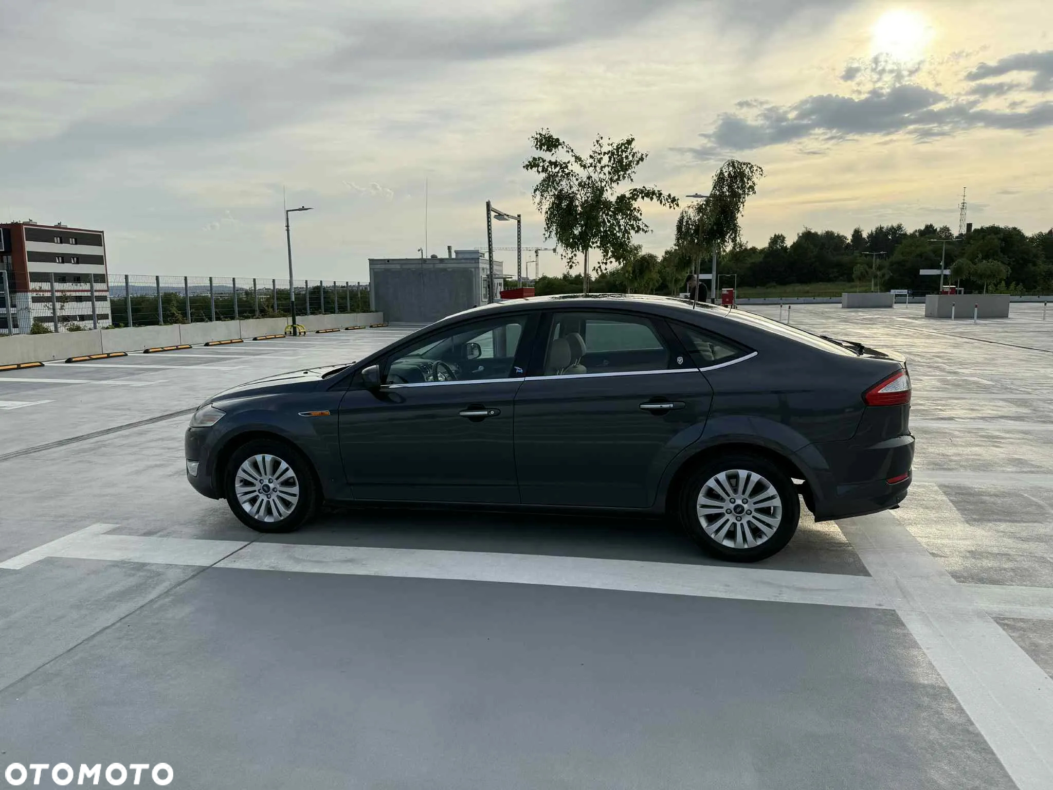 Ford Mondeo 2.0 TDCi Ghia - 7