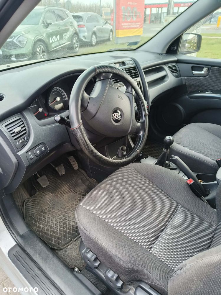 Kia Sportage 2.0 Tour - 8