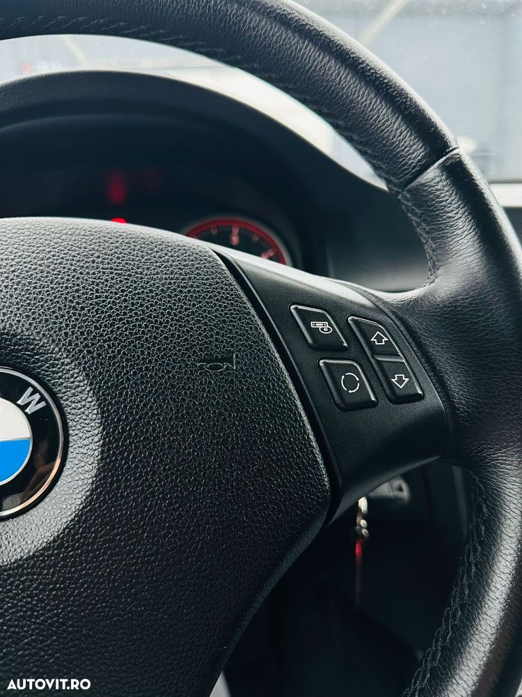 BMW Seria 3 318d DPF Edition Exclusive - 30